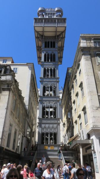 l’Elevador de Santa Justa dans le quartier du Chiado