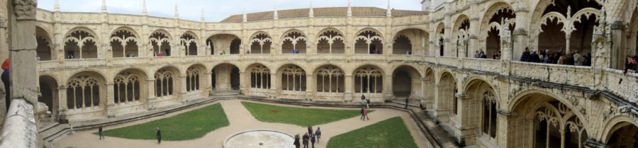 Le cloître du Monastère des Hiéronymites