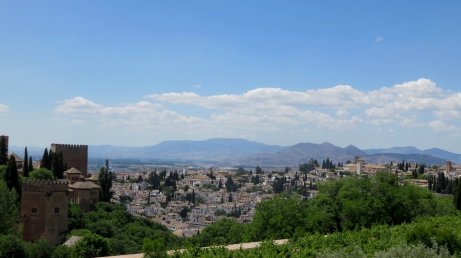 Les collines autour de l'Alhambra