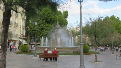Fontaine et place de Grenade