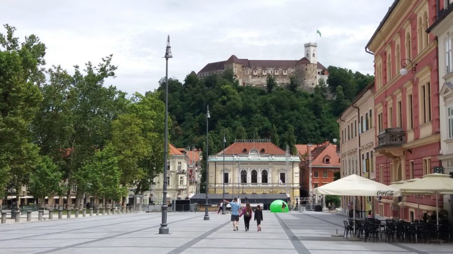 La place du congrès et le château - Ljubljana