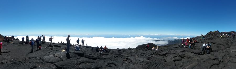 Panorama magnifique au sommet du Piton de la Fournaise