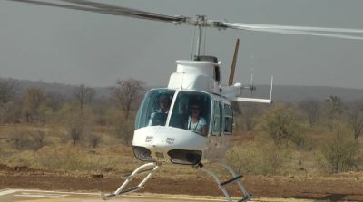 Départ pour le survol des chutes Victoria - Zimbabwe