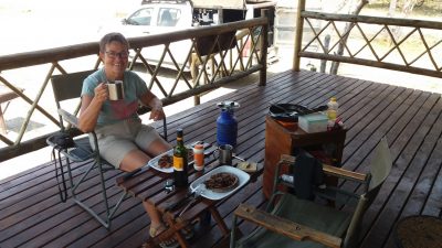 Déjeuner au campsite de Third Bridge - Réserve de Moremi (Botswana)