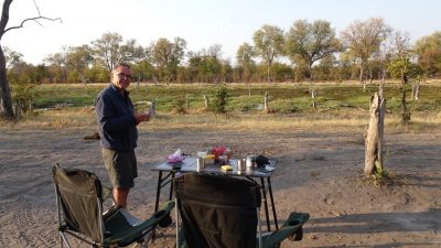 Petit déjeuner au campsite de Mbudi - Concession de Khwai (Botswana)