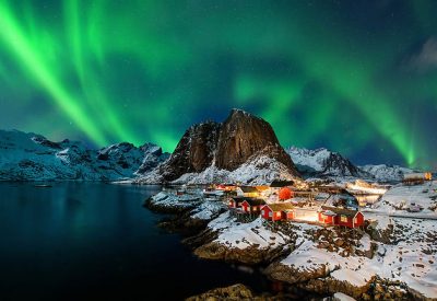 Aurore boréale sur les îles Lofoten - Norvège