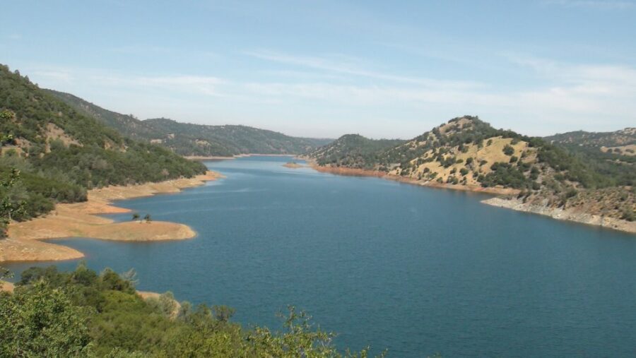 Le lac Don Pedro (Californie)