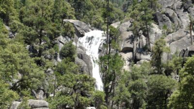 Sur la route entre Folsom et le Yosemite NP - Californie