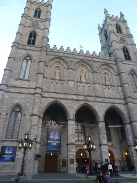 La basilique Notre Dame  (Montréal - Québec)