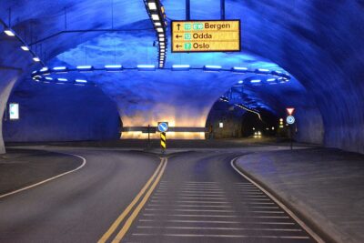Tunnel avec Rond point directionnel en Norvège