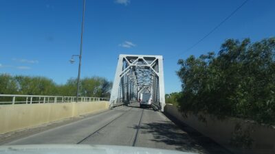 Pont métallique avant d'arriver à Balneario El Condor - Argentine